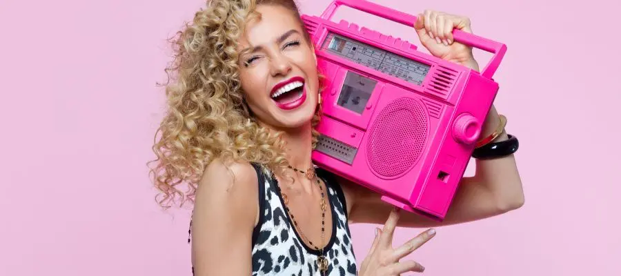 Despedida de soltera años 80: Revive la movida madrileña con estilo y diversión