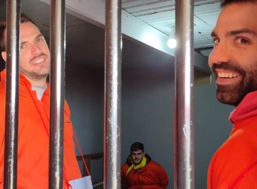 Escape Room fugitivos finca navalcarnero madrid despedida de soltero y soltera Paradise events.