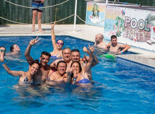 Pool Party fiesta piscina Despedida de Soltero y Soltera Madrid Finca de Navalcarnero Toledo Paradise Events