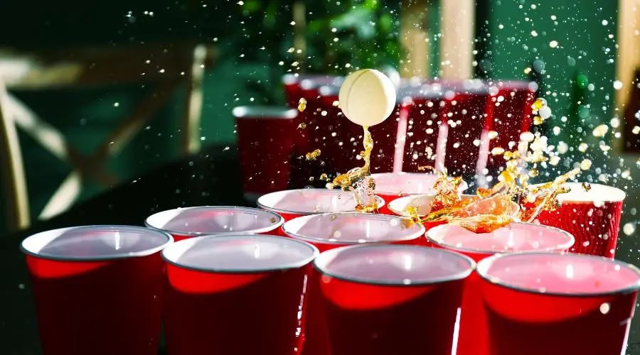 Cómo jugar al Beer Pong y ser el rey de la despedida de soltero
