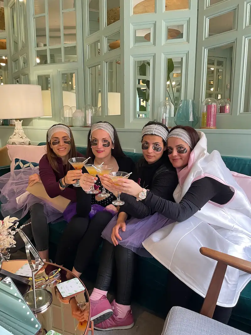 ¿Qué es una Beauty Party? Todo sobre esta tendencia que mezcla belleza y diversión