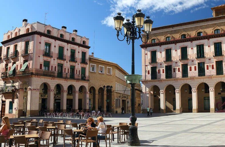 Huesca Plaza Luis López Allué